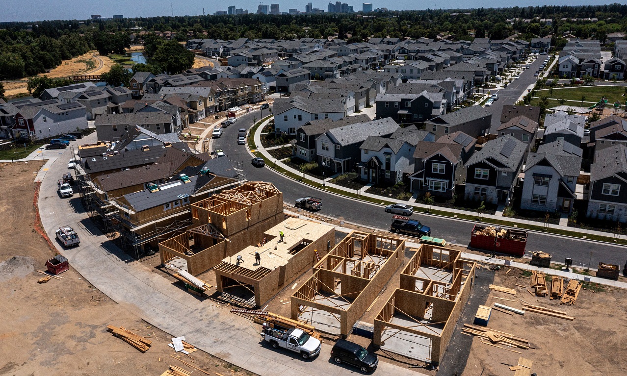 National Association of Home Builders CEO Jim Tobin provides professional analysis of the U.S. housing market following a tumble in demand as rates tick higher. 