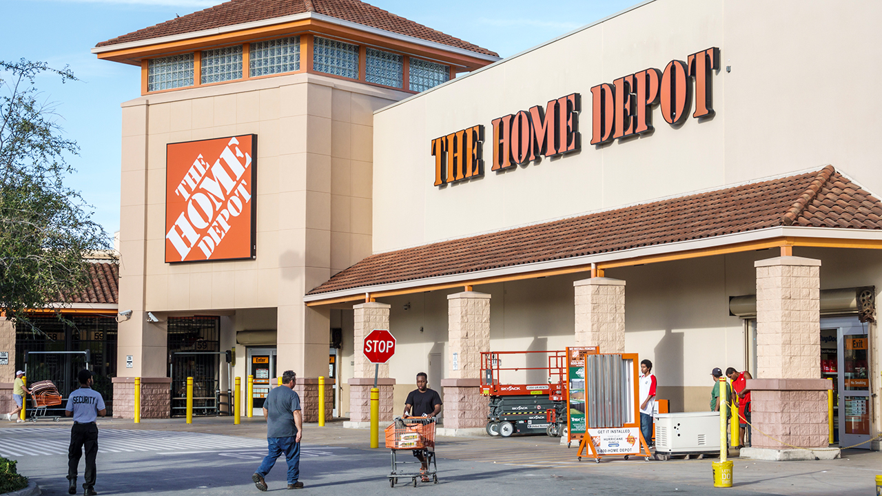 Security guards patrolling NY Home Depot to deter thieves, aggressive migrants: report