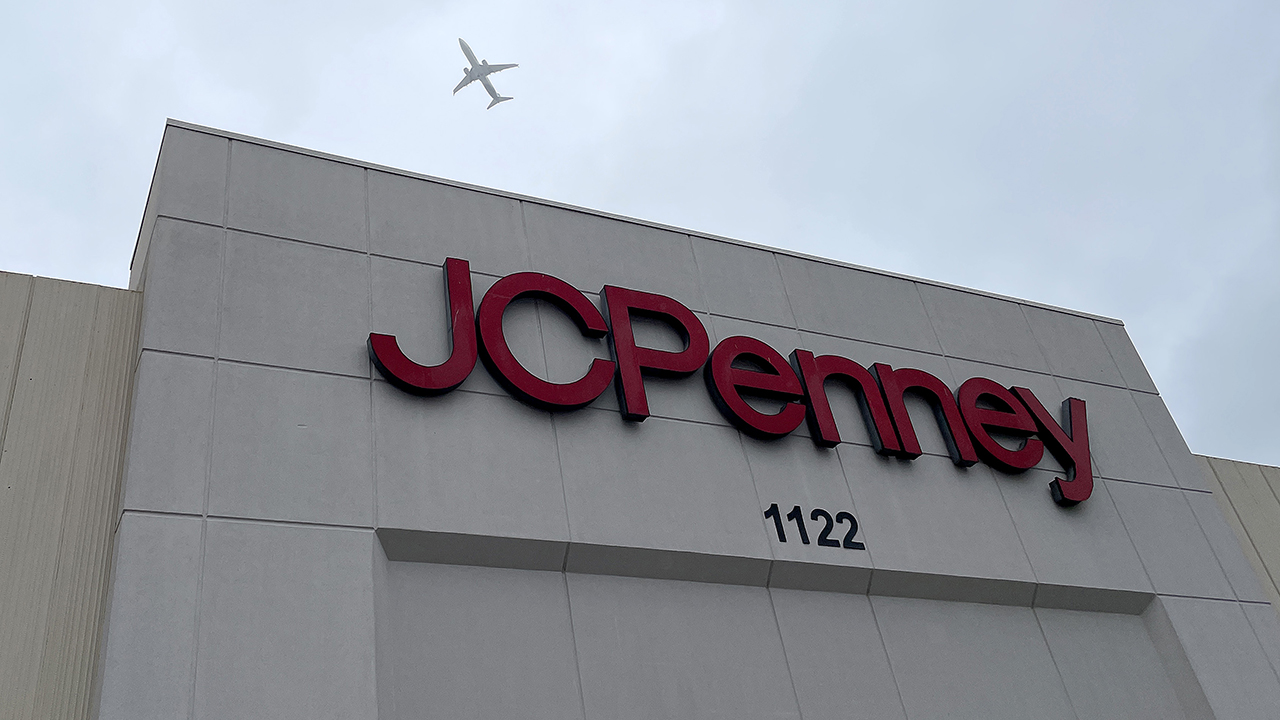 JCPenney Partners with DoorDash to Offer Same-Day Delivery Just in Time for  the Holidays - Penney IP LLC