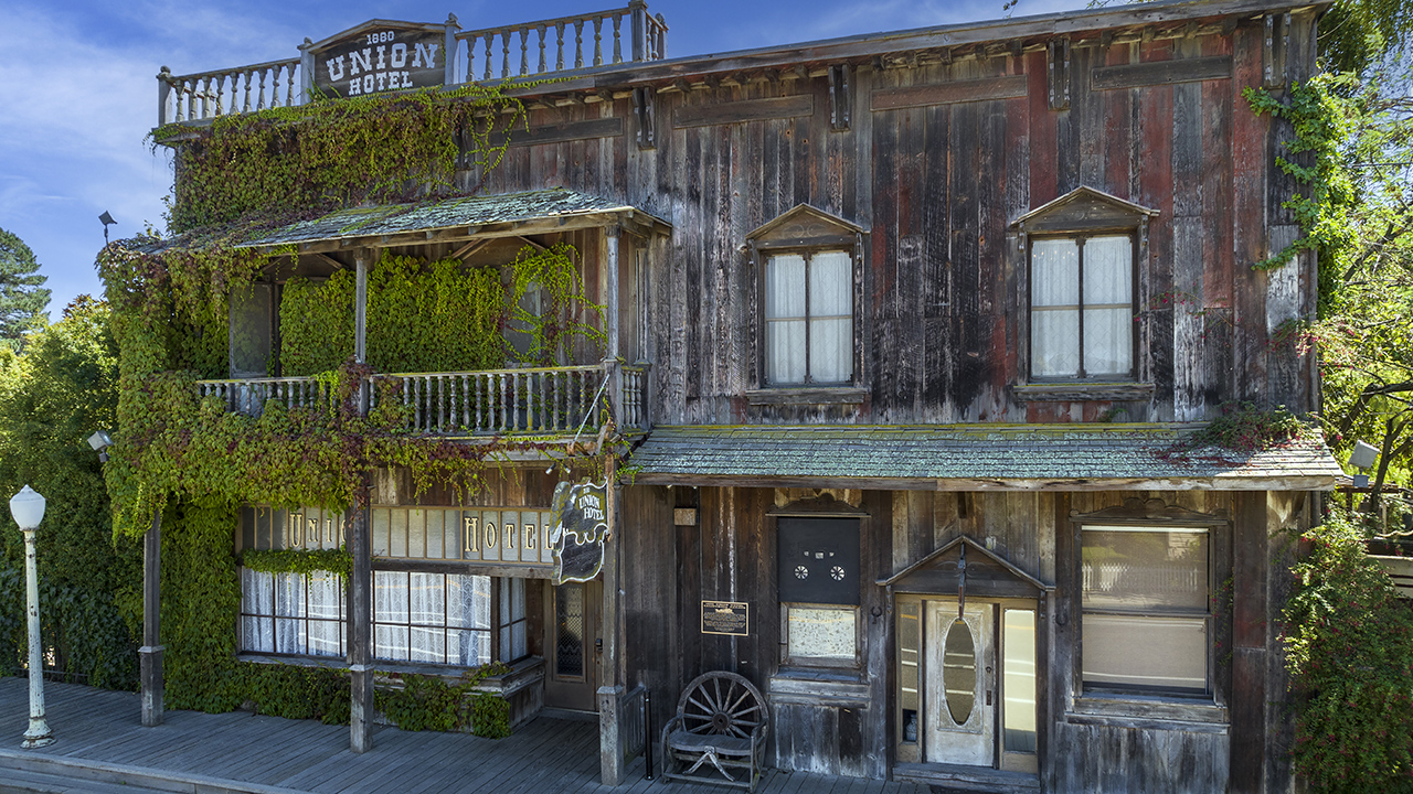 California hotel from 1880 hits real estate market for $5.5M: See the Old  West quarters | Fox Business