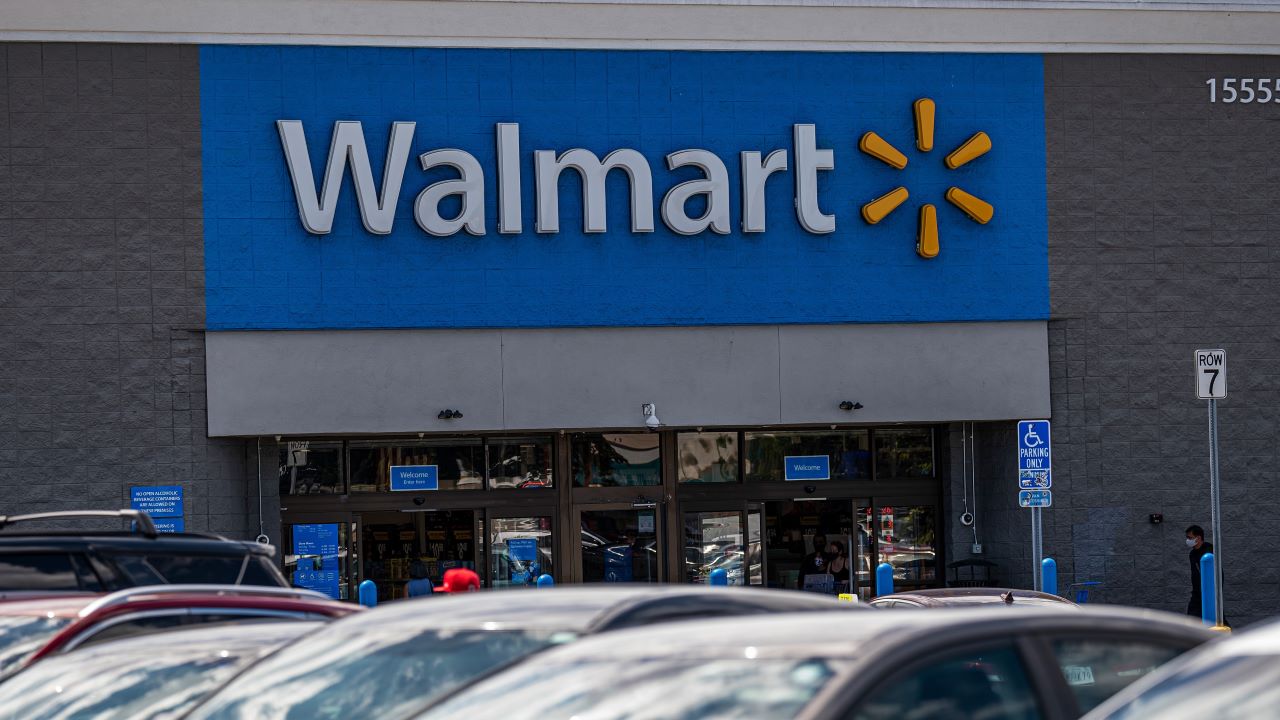 Walmart changing titles, pay structure for corporate staff