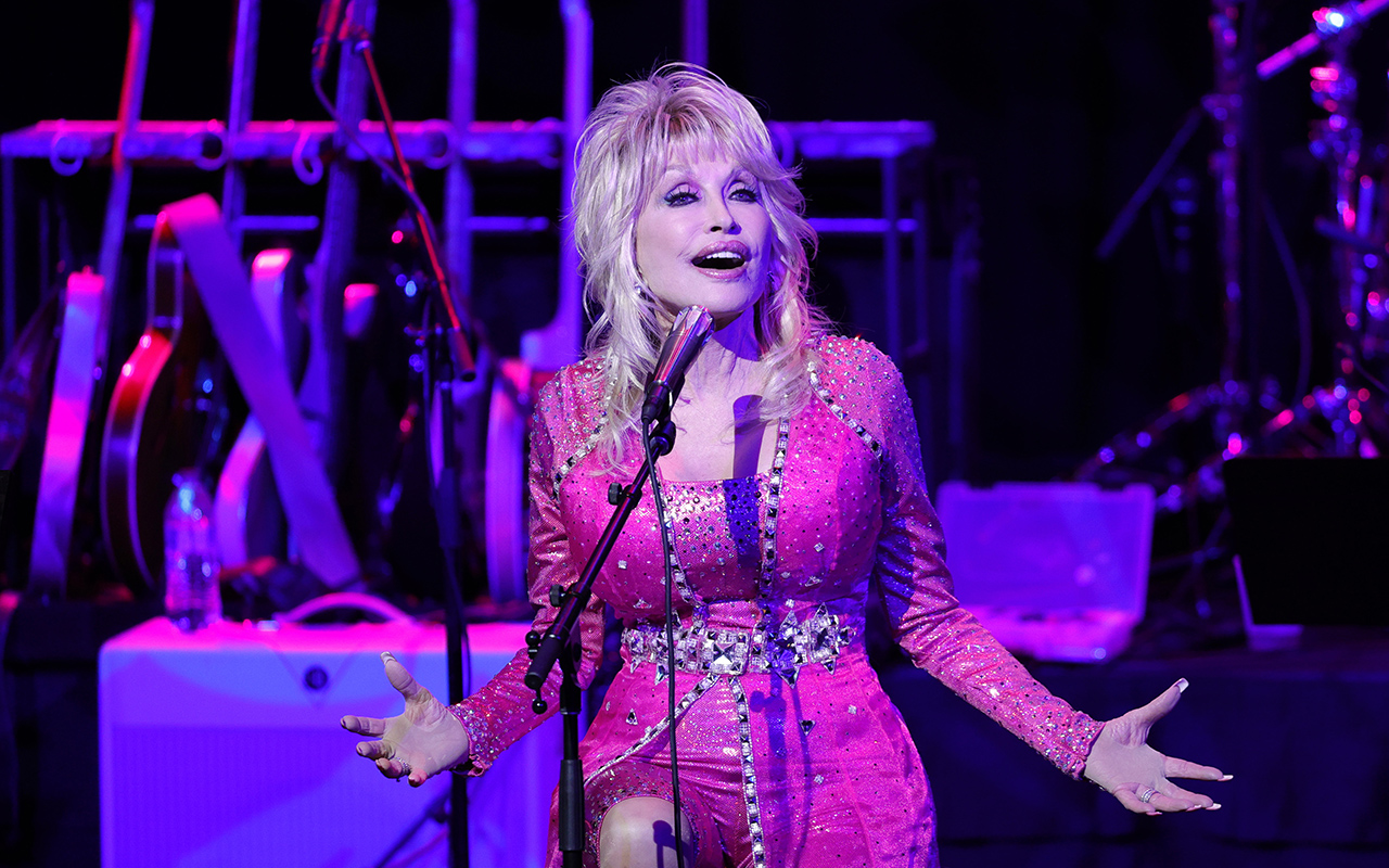 Dolly Parton proves she's a 'Rockstar' scoring her biggest success