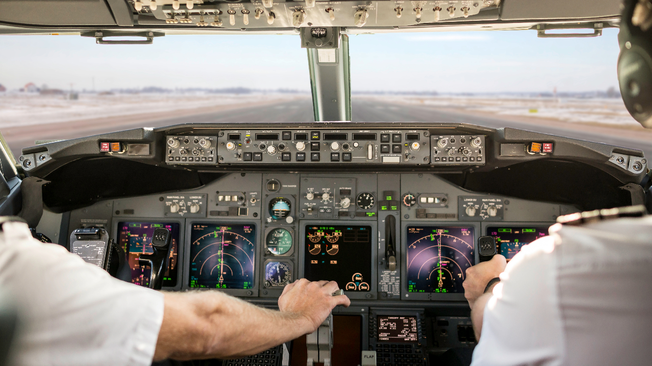FAA boss reacts to calls to raise pilots' mandatory retirement age