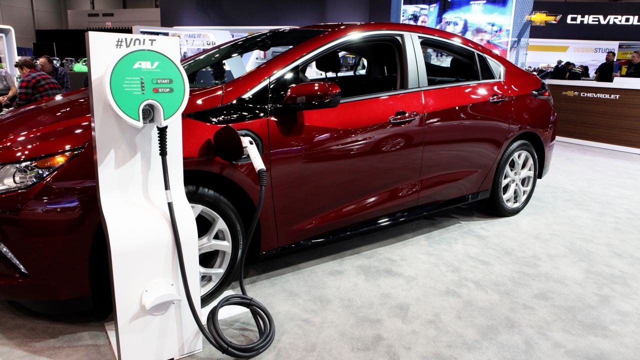 US probes 73,000 Chevrolet Volt cars over loss of power, issues restarting