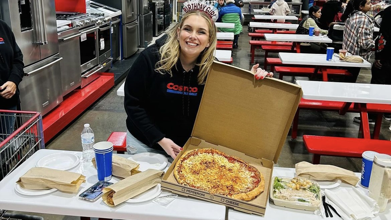 https://static.foxbusiness.com/foxbusiness.com/content/uploads/2023/12/Madison-with-Costco-meal.jpg