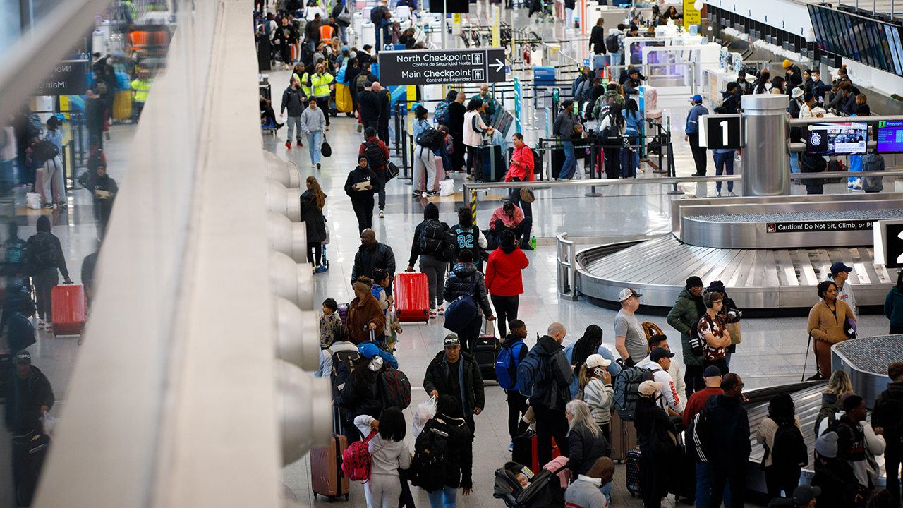 America's busiest airports in Atlanta, Chicago and Dallas rank among worst  in US, review finds | Fox Business