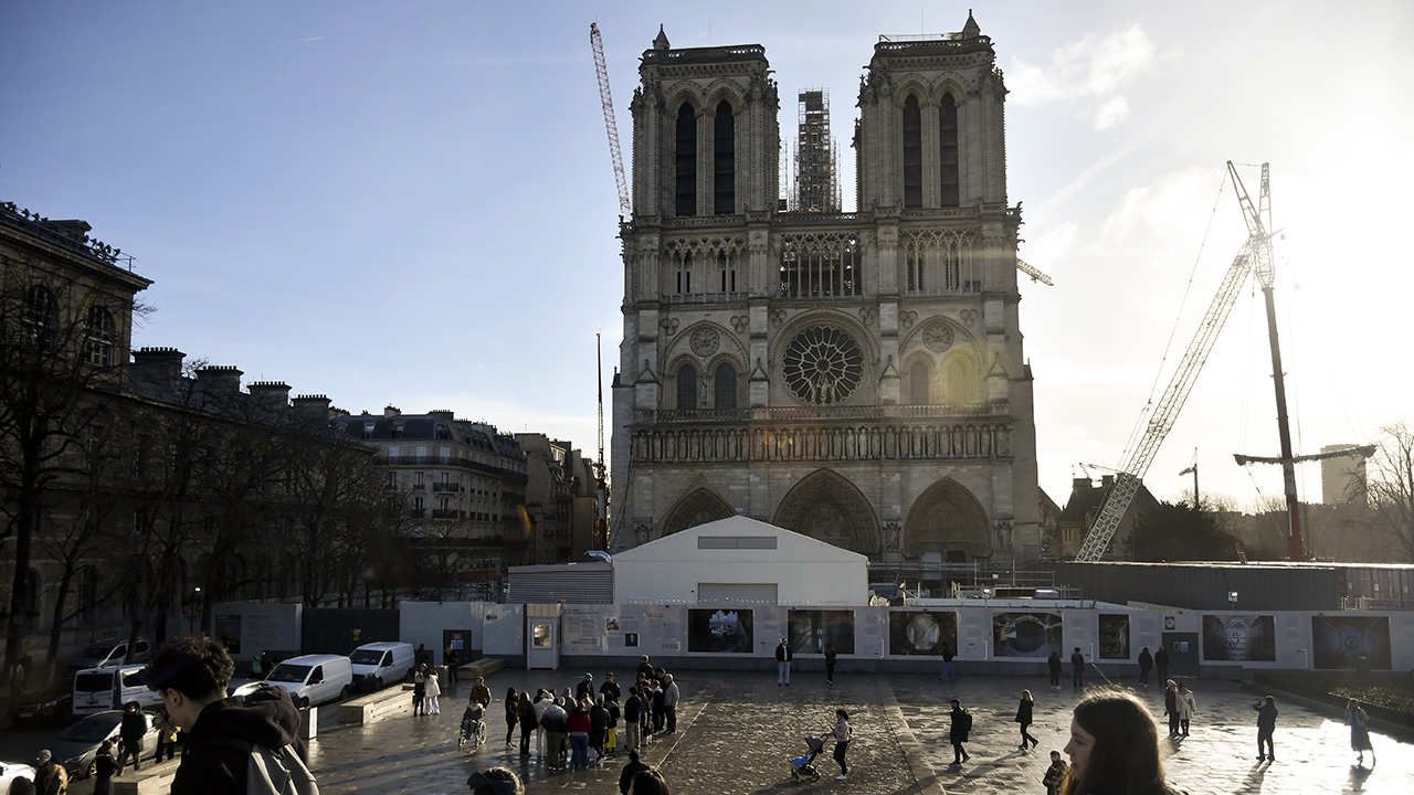 Notre dame cathedral online lego set