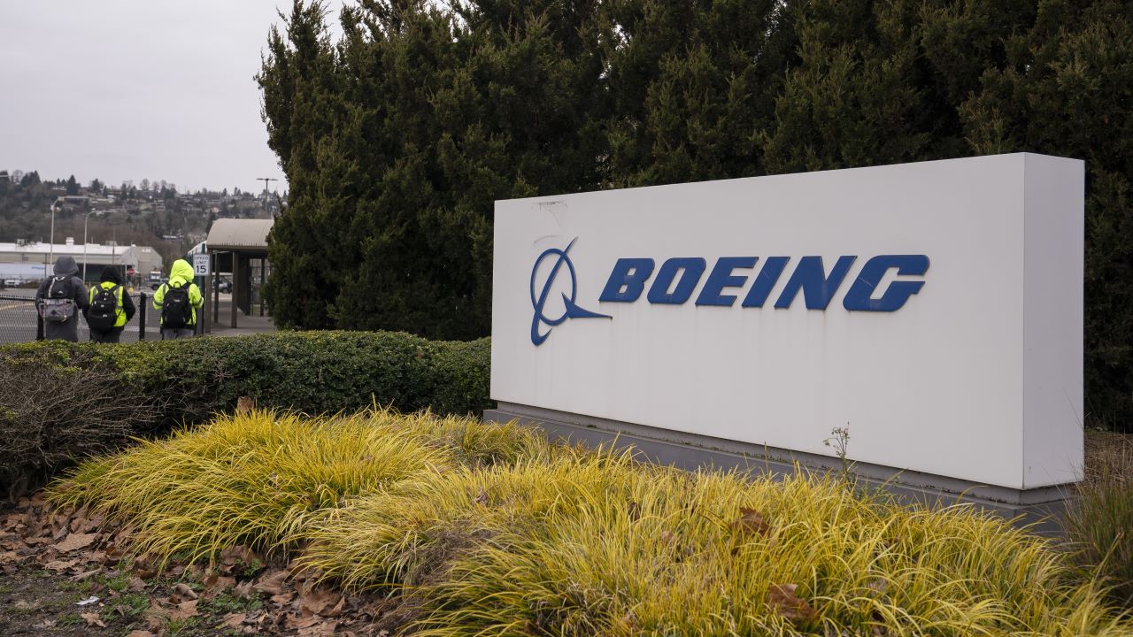 Boeing to layoff hundreds in Washington state as company-wide cuts continue