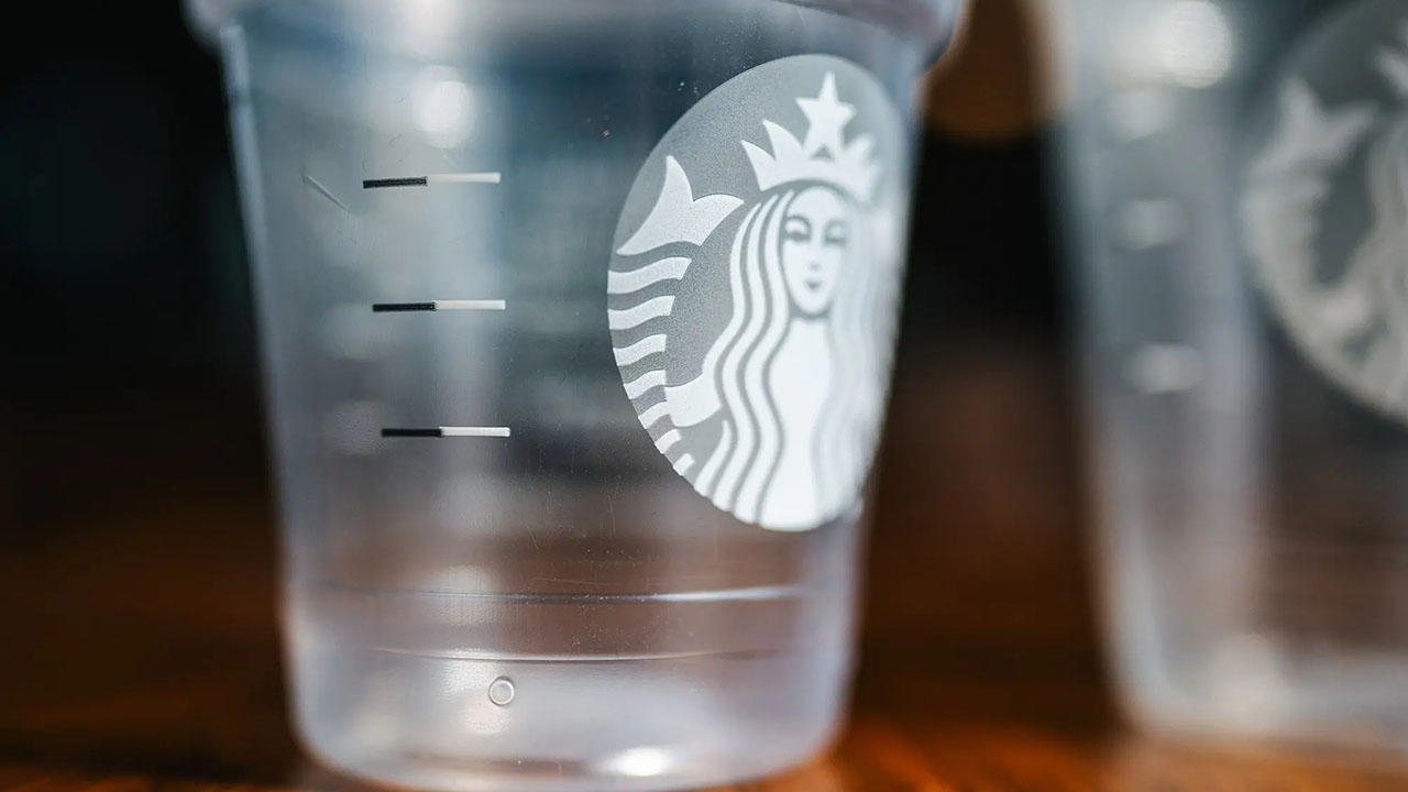 Starbucks unveils new cold drink cups with 20% less plastic | Fox Business