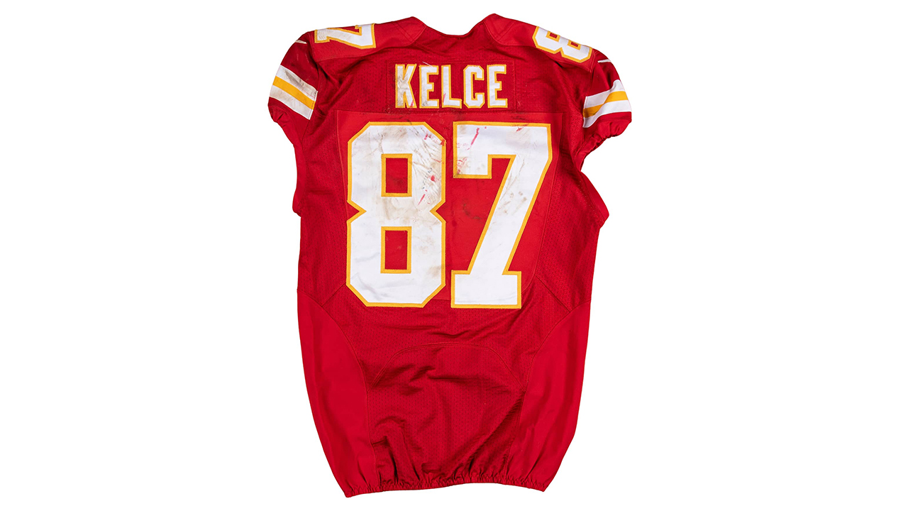 Kelce-Jersey_Goldin-100.jpg
