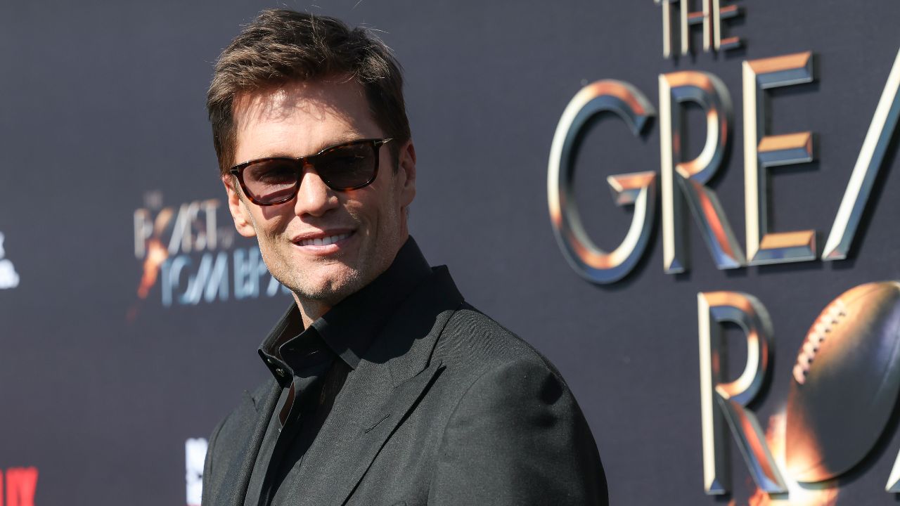 Netflix Tom Brady roast hits FTX loss and Gronk | Fox Business