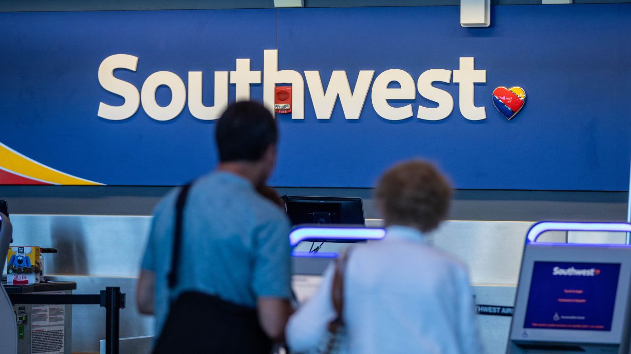 Southwest Airlines CEO says no plans to step down despite pressure from activist Elliott