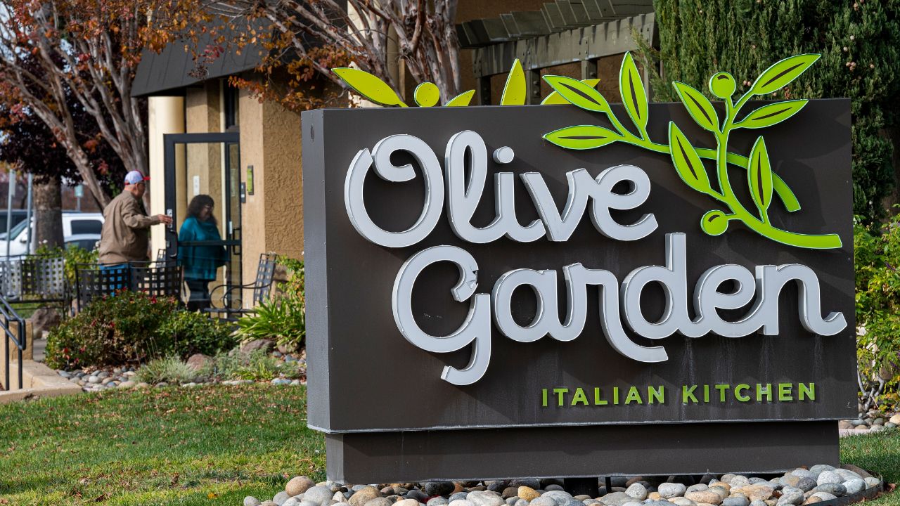 Olive Garden parent CEO says fast food inflation driving customers to sit-down franchises