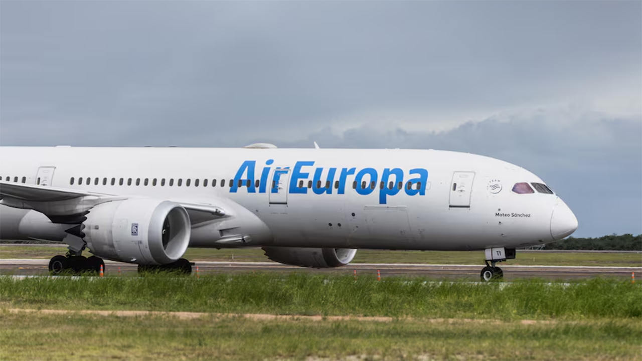 Air Europa passengers 'thought we were going to die' during severe turbulence