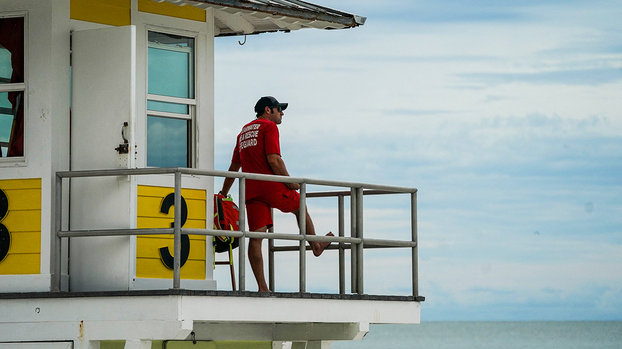 Lifeguard sounds alarm over deadly rip currents, gives 'quick tip' to stay safe