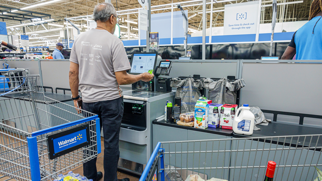 Walmart sees uptick in discretionary spending, uptick in delivery