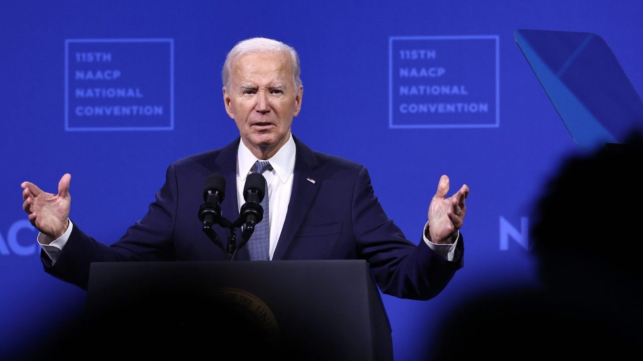 Biden accidentally announces $55 cap rent rises after struggling to read '5%' on teleprompter