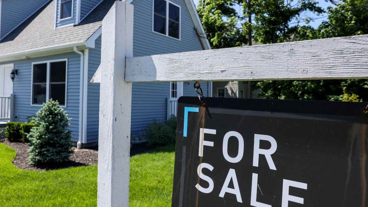 First-time homebuyers are older than ever before: National Association of Realtors