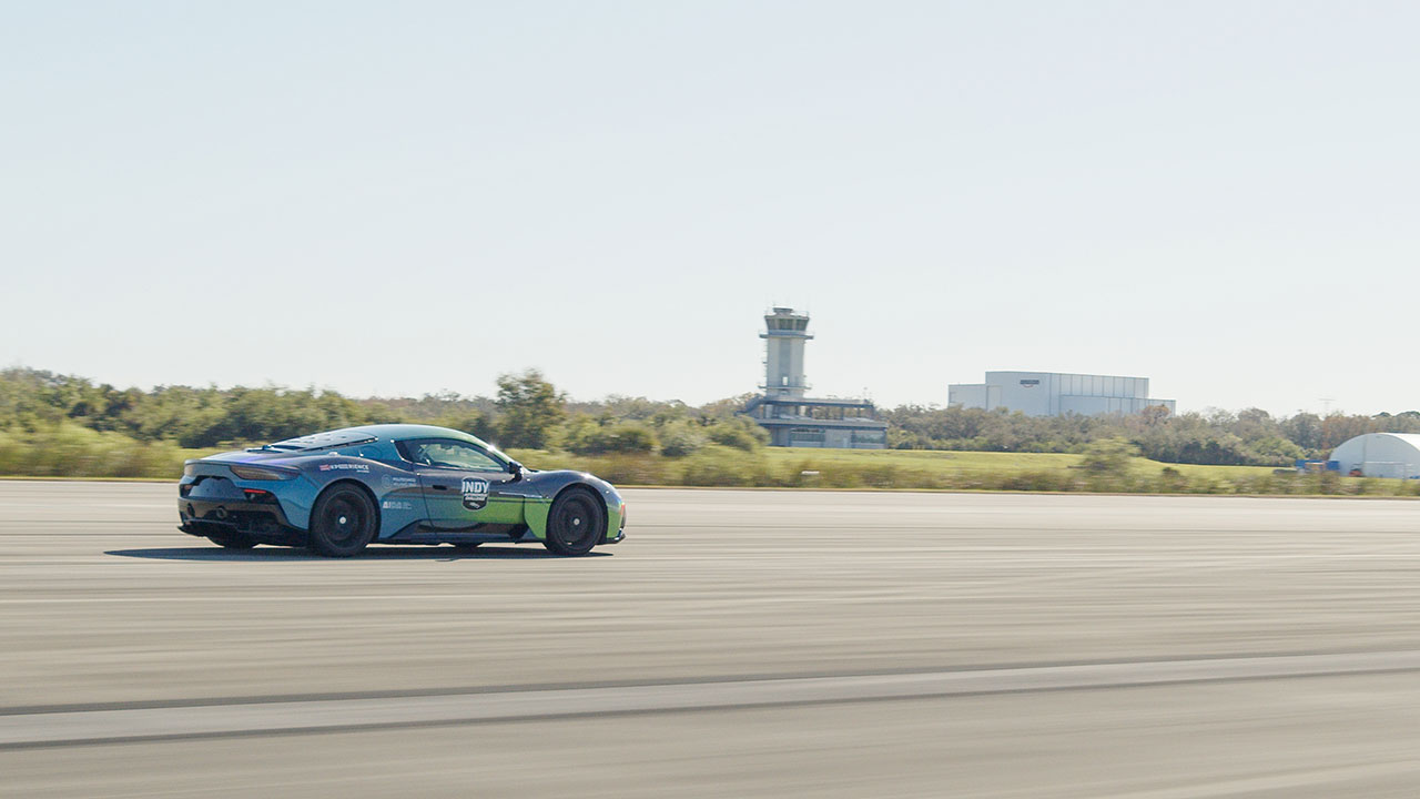 Maserati MC20 hits nearly 200 mph without a driver | Fox Business