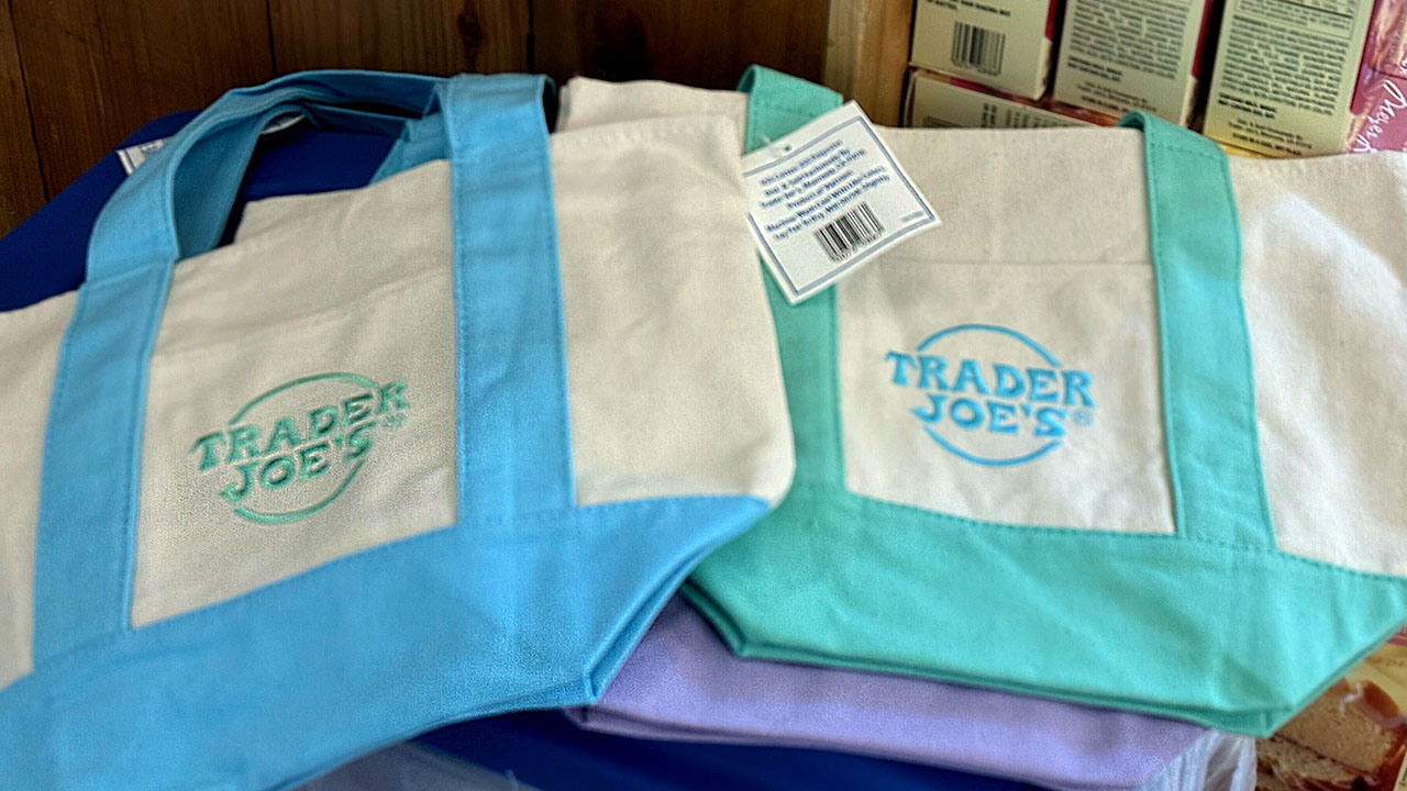 Brit - 🔗 brit.co/trader-joes-mini-tote-bags-pastel-april