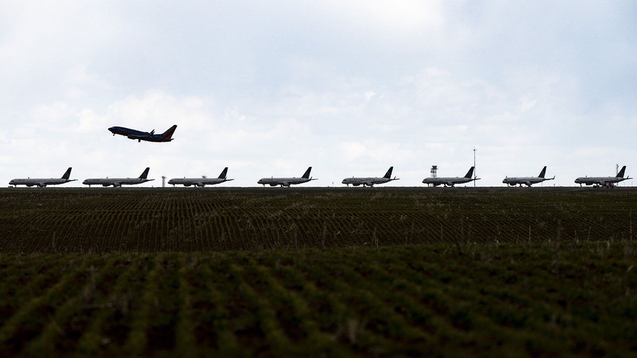 Memorial Day travelers face flight delays across multiple US airports due to weather