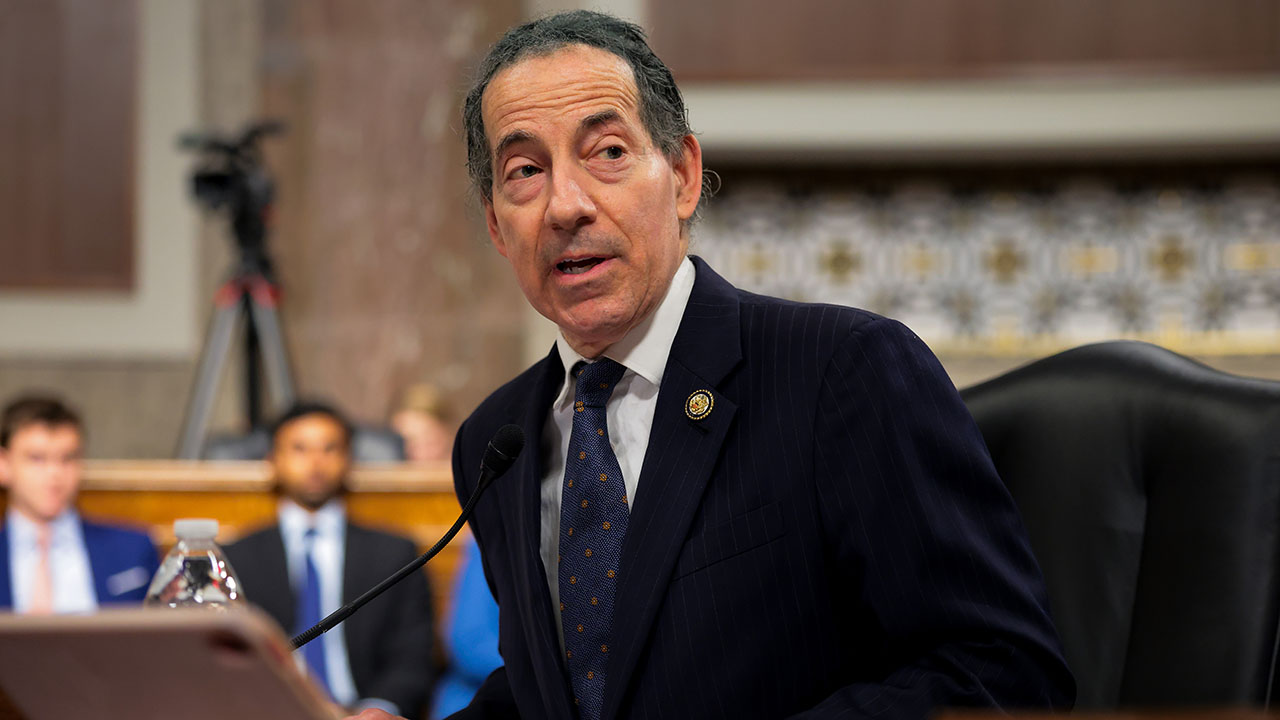 House Judiciary panel blocks Democrats' bid to subpoena bank CEOs in Epstein case