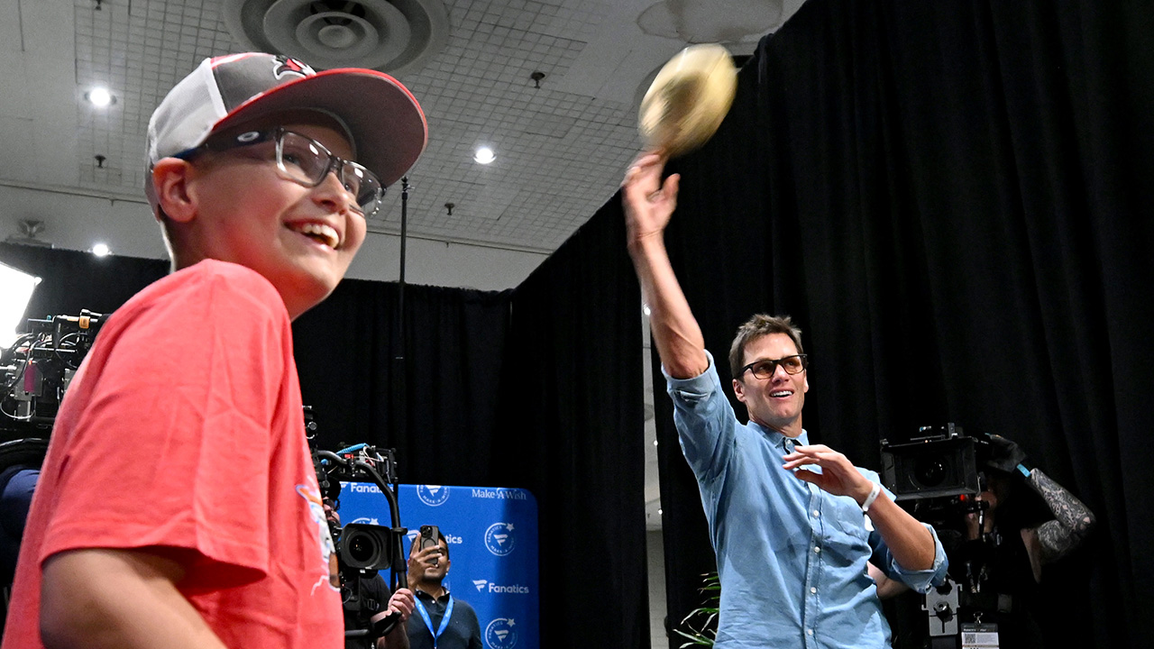 Tom Brady kicks off Fanatics Fest by granting Make-A-Wish to 12-year-old cancer patient: 'It's awesome'