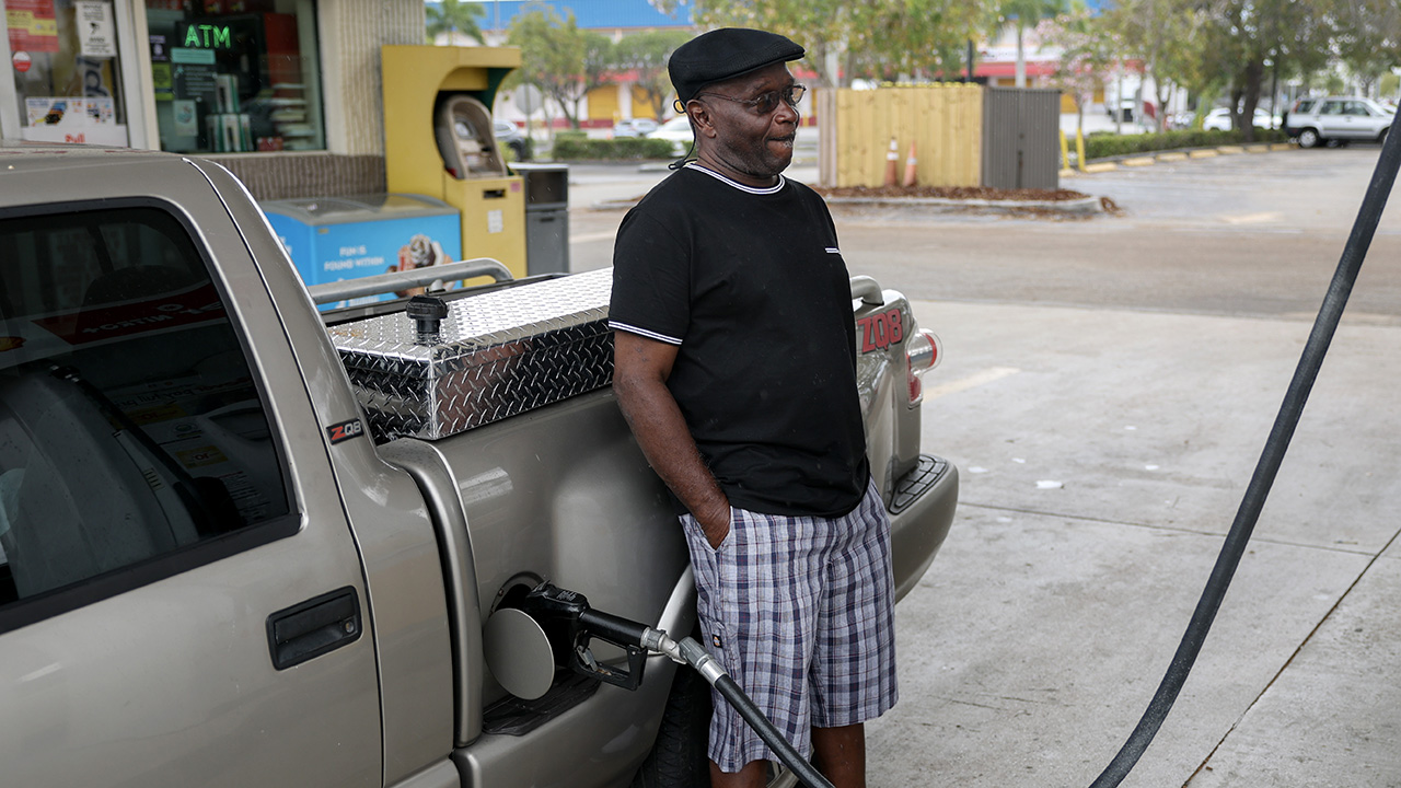 GasBuddy expert says claims gas prices will see 'massive spike' are 'incorrect on the highest level'