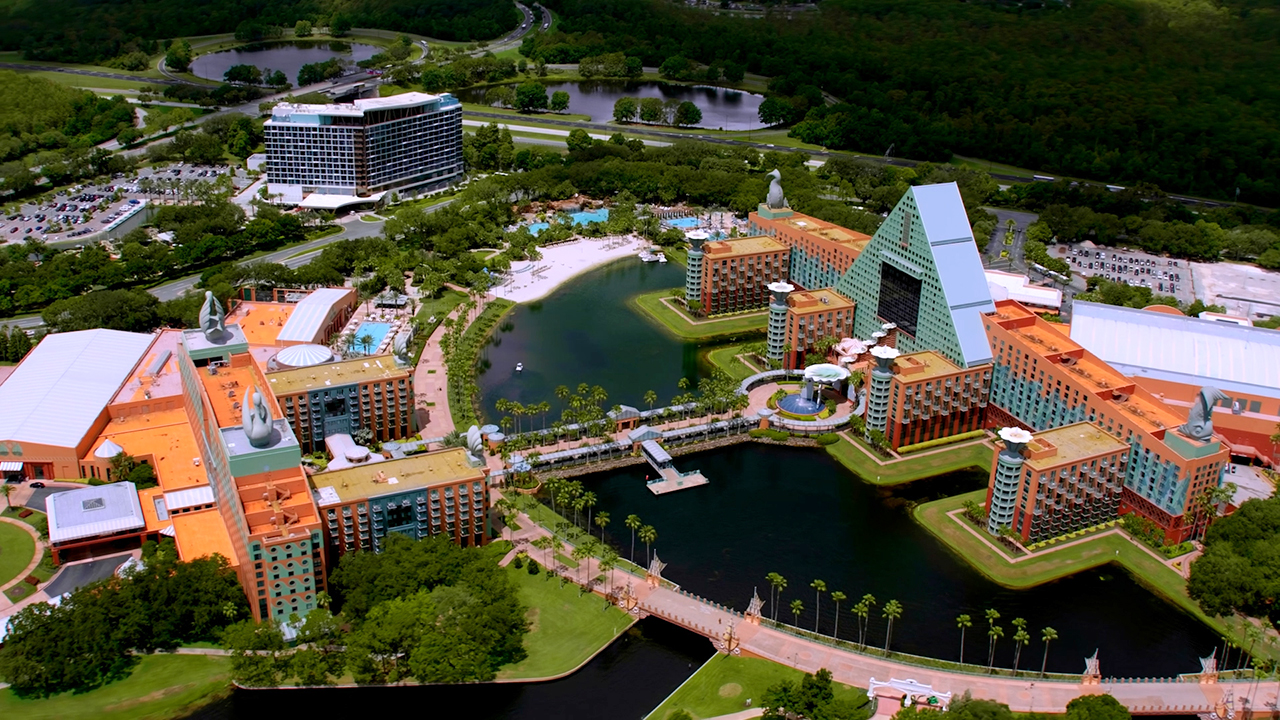 Bourbon Steak at Disney World Swan and Dolphin enforces upscale dress code  | Fox Business