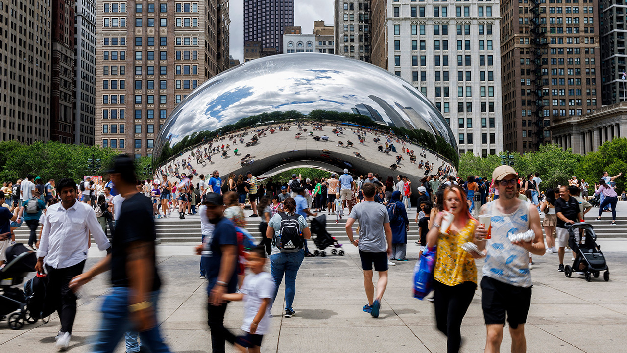 Retirement gold rush: 32,000 Illinoisans rake in $100K+ in pensions while state runs huge deficit