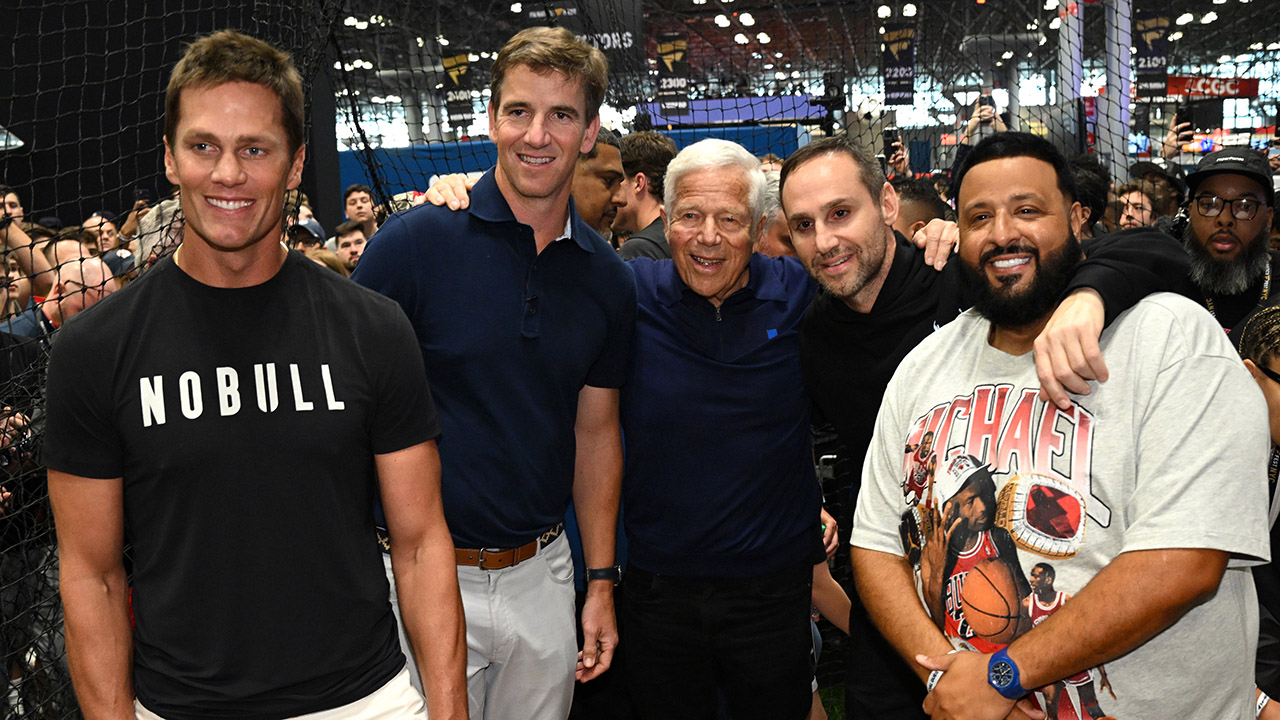 Tom Brady's $250K card deal among viral moments to air in Fanatics Fest behind-the-scenes special