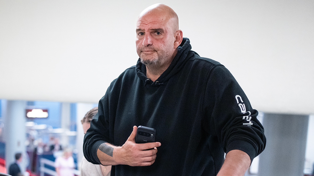 Fetterman pushes cash payments bill with GOP colleague: 'Every American should be able to use paper currency'
