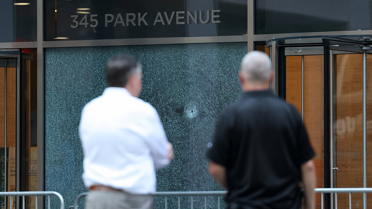 Office building where NYC shooting occurred serves as HQ for Blackstone,  NFL | Fox Business