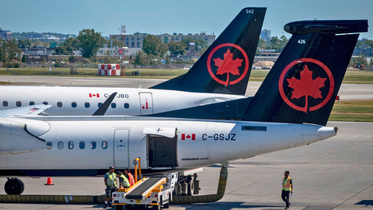 Cabin crew strike causes travel chaos for 130,000 Air Canada flyers | Fox  Business