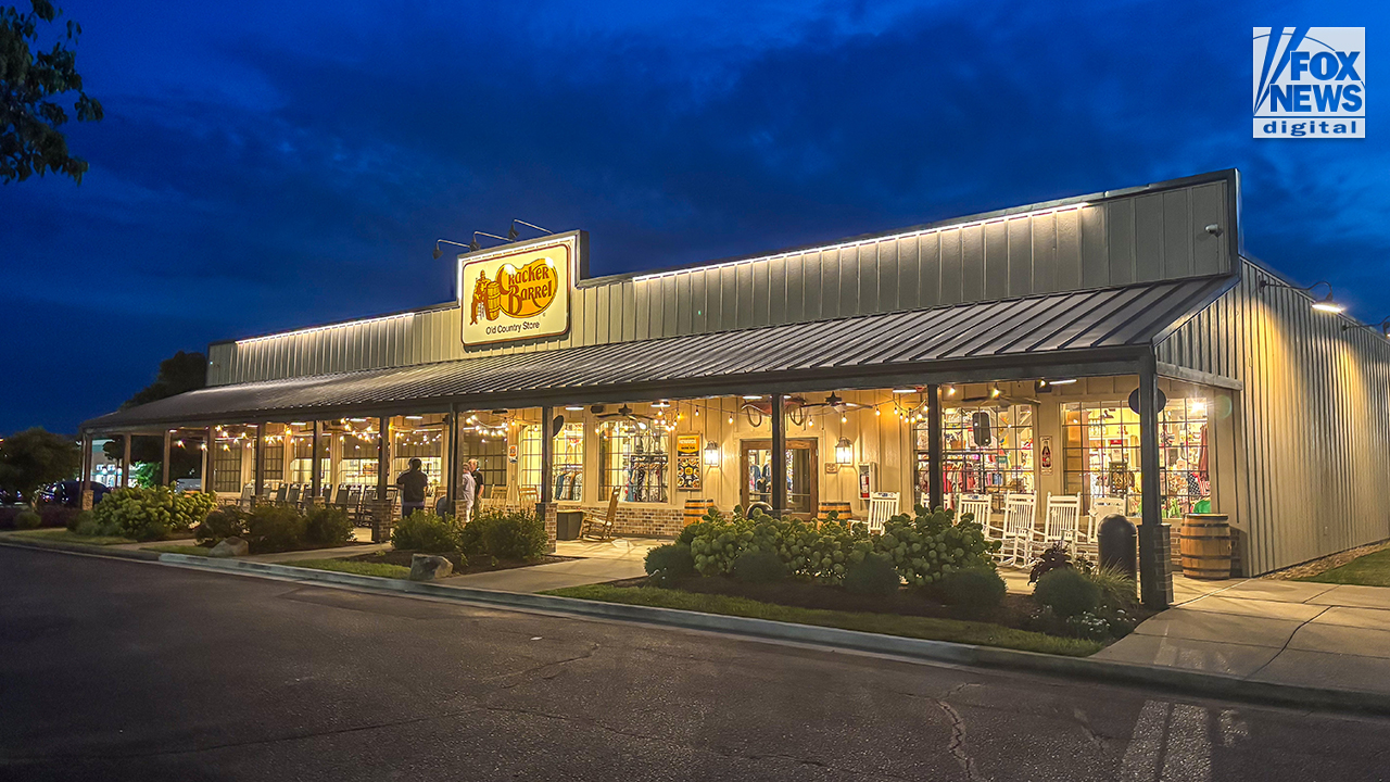 Cracker Barrel execs earned failing grade for pay, performance from proxy advisory firm last year