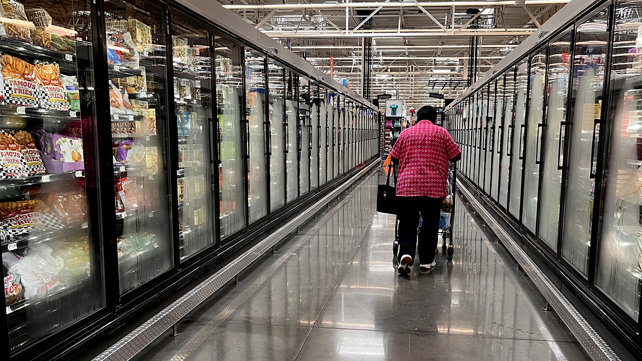Walmart increases grocery discounts amid economic headwinds