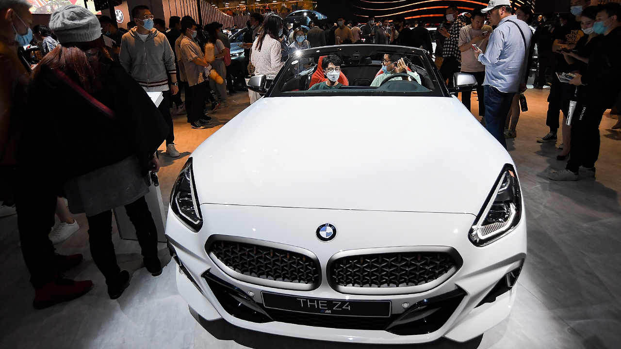 BMW recalls nearly 200K vehicles due to fire risk, says owners should park outside