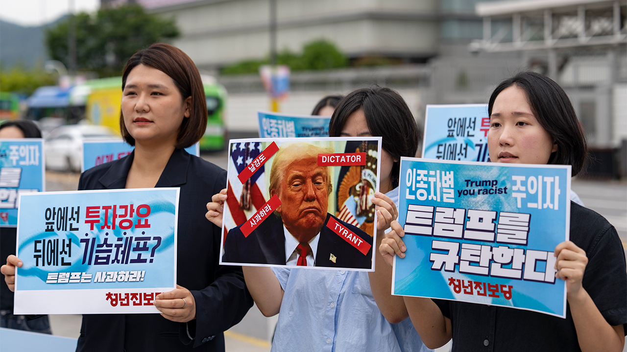 Trump offers detained South Koreans chance to stay in US after major Georgia ICE raid