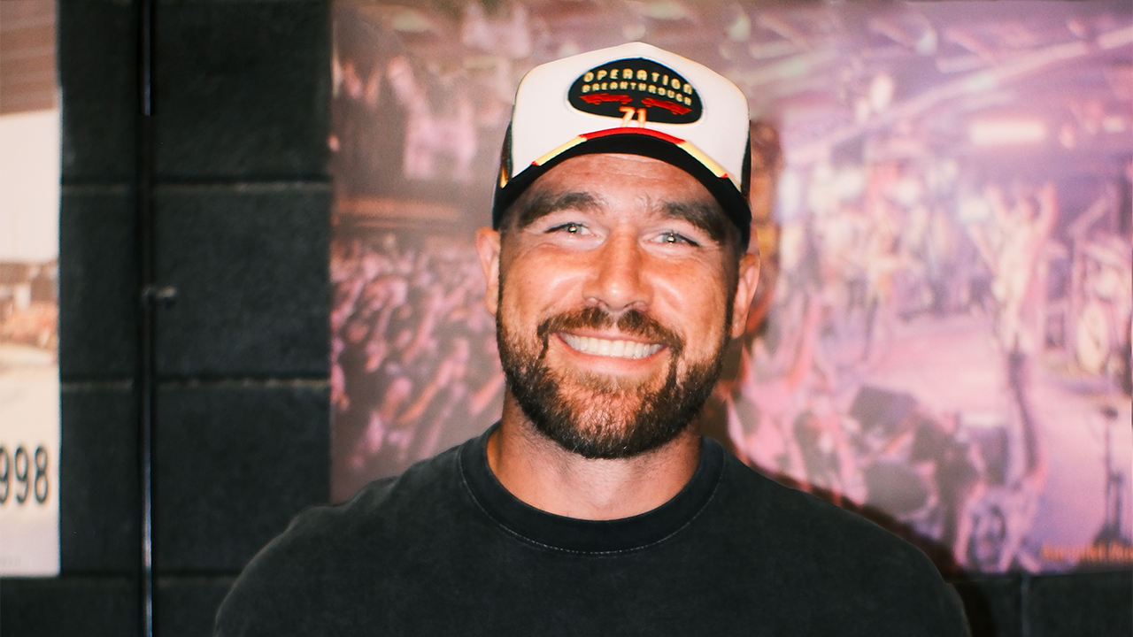 Travis Kelce's 3rd annual charity car show helps Kansas City youth before Ravens victory
