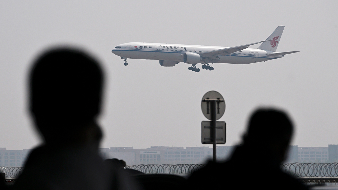 Trump proposes leveling playing field with China on flights over Russia to and from US