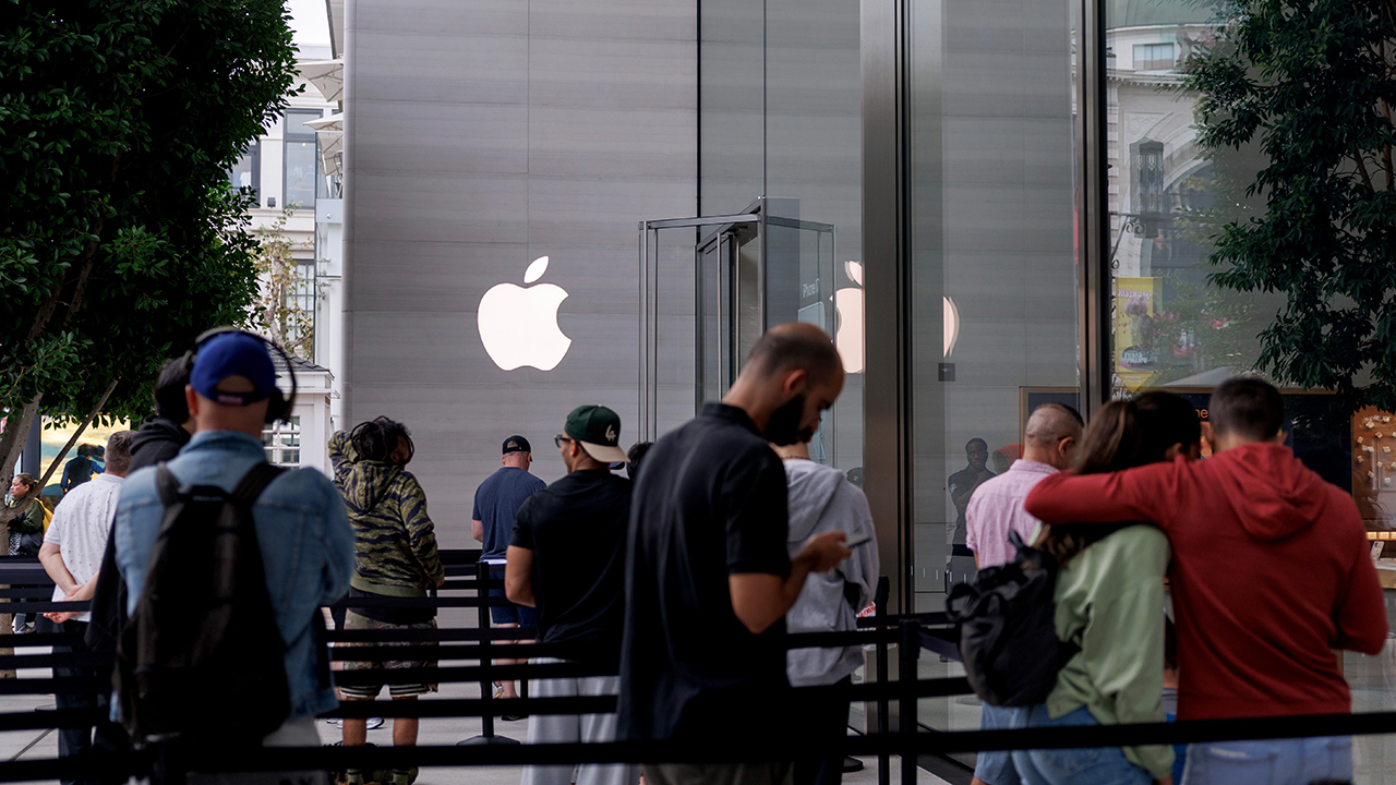 Apple building American-made AI servers ahead of schedule in new Houston facility, answering Trump call