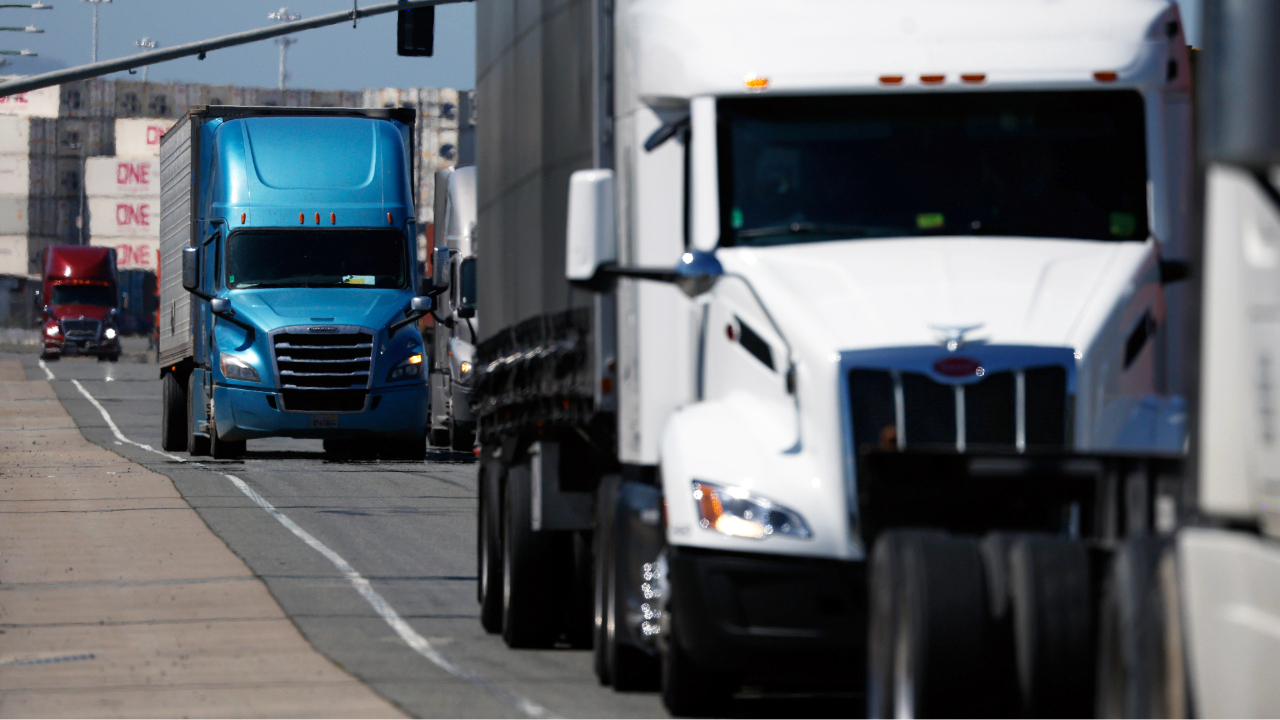 Trump announces 25% tariff on medium- and heavy-duty trucks