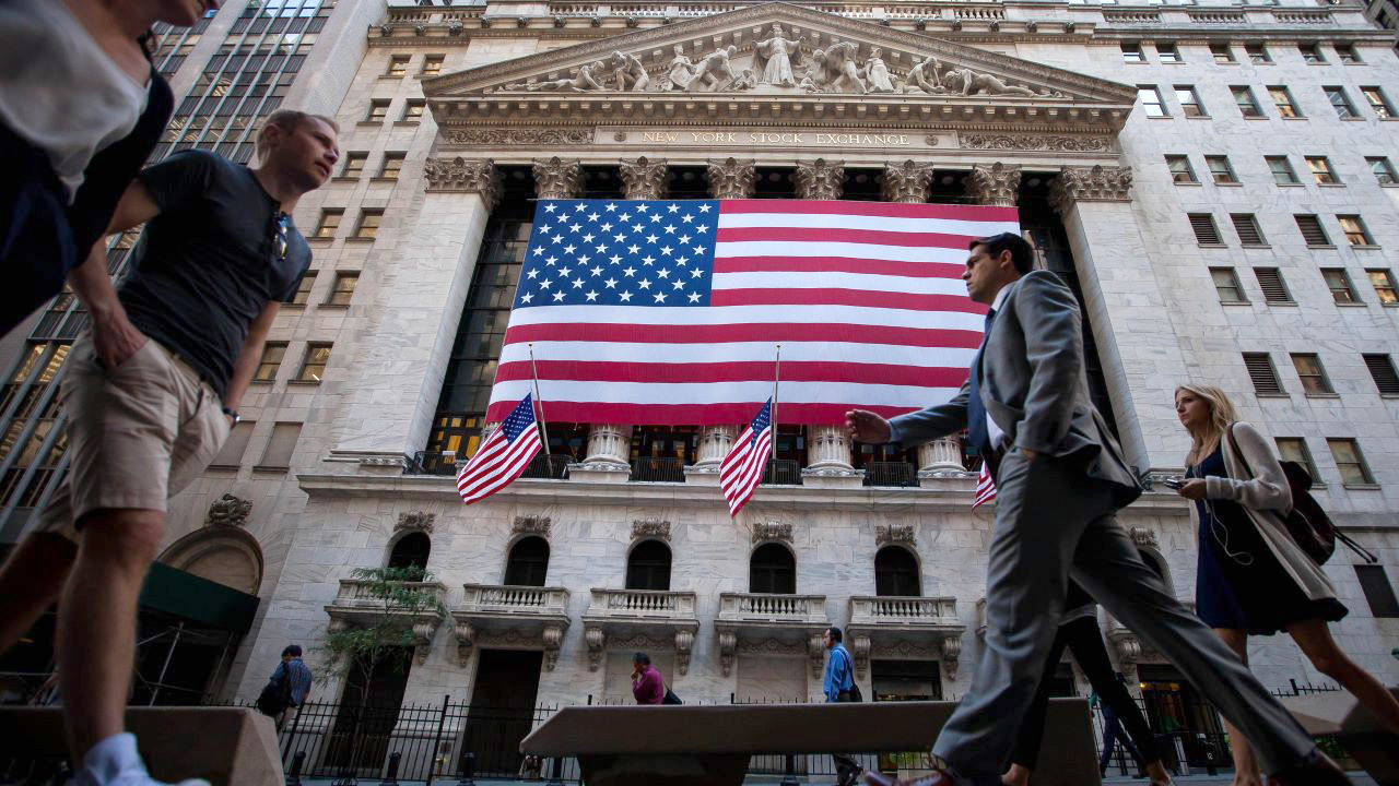 Government shutdown begins but analysts say markets historically weather disruptions well