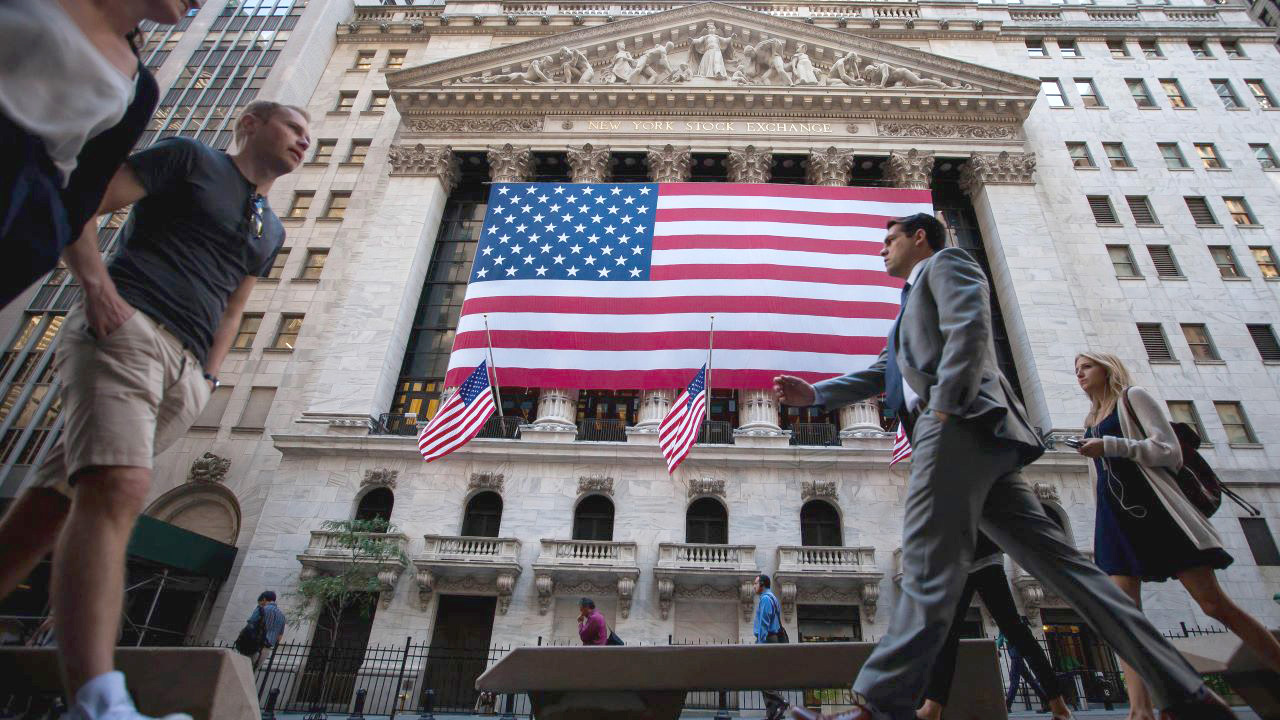 Over 20 state economies are in or near recession, Moody's finds