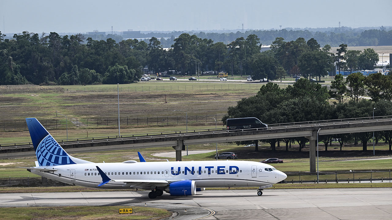 Two airlines nearly collide taking off from Houston's Bush Intercontinental Airport