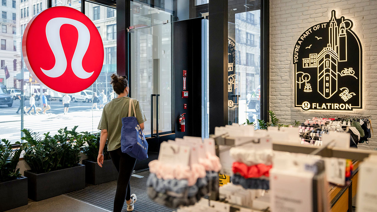 Lululemon CEO Calvin McDonald to step down