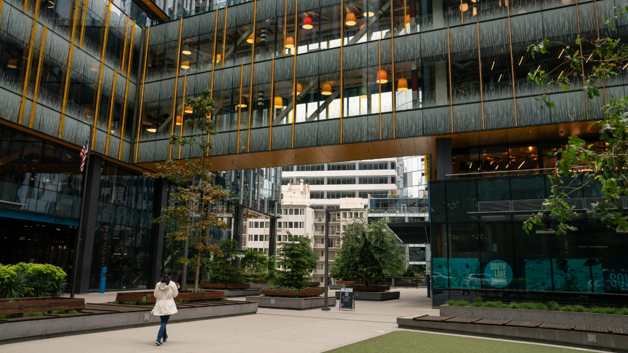 Amazon plans to build its largest-ever retail store