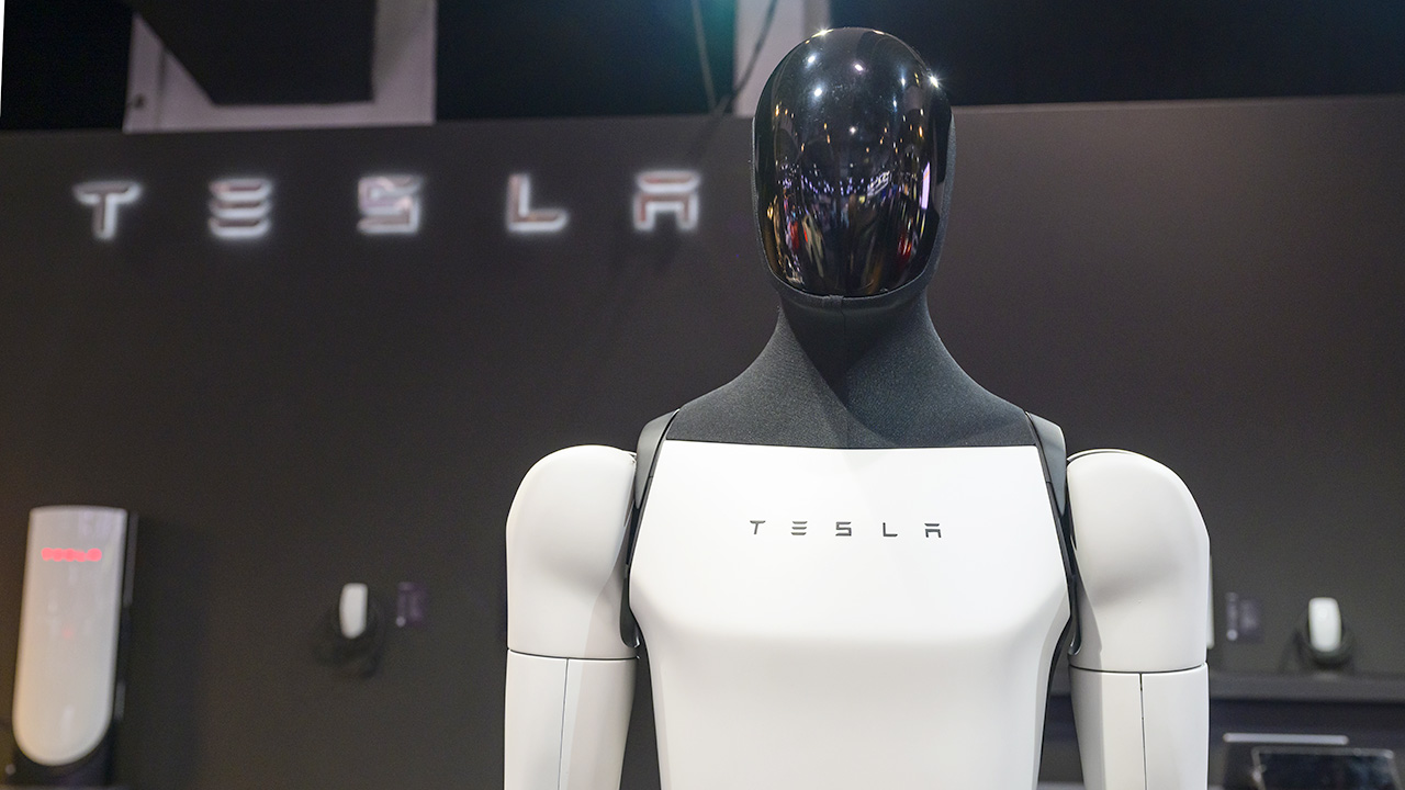 Elon Musk says Tesla Optimus robots for public sale by end of 2027 | Fox Business