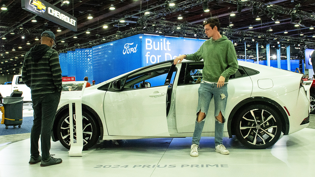 Toyota recalls 141K vehicles over doors that could open while driving