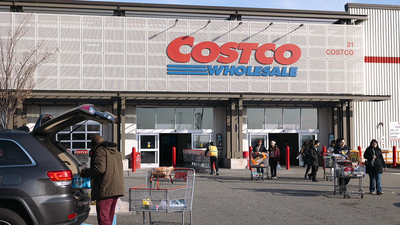 Costco drops fresh lineup of Valentine's treats and savory bites for shoppers: report